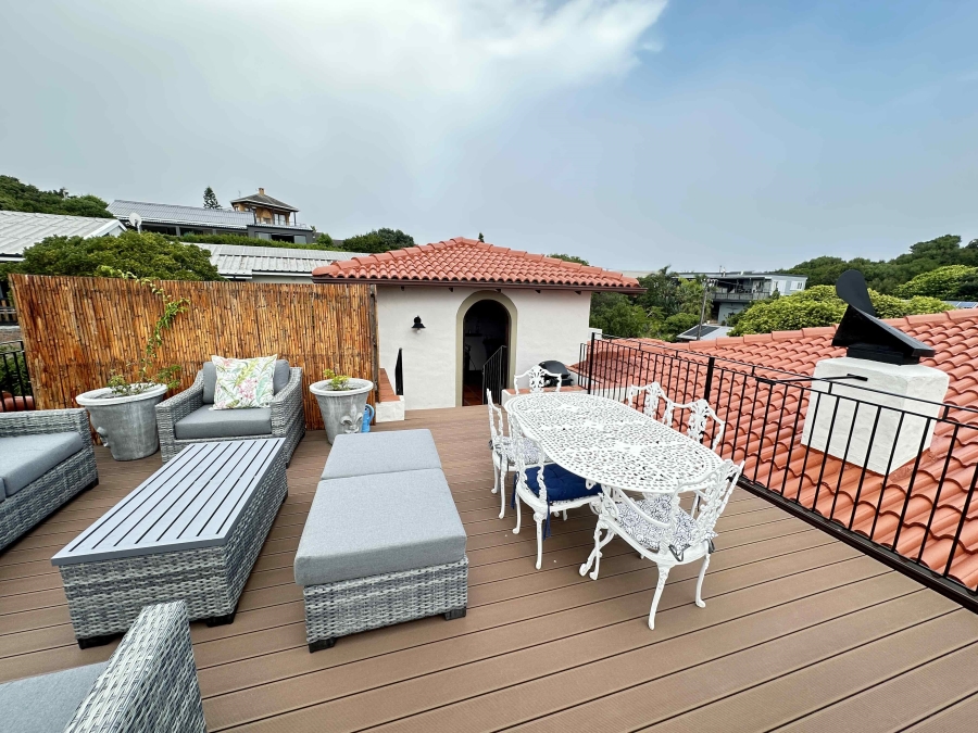 6 Bedroom Property for Sale in Kingfisher Creek Western Cape